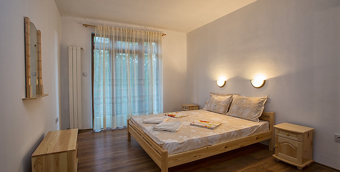 Стая с двойно легло